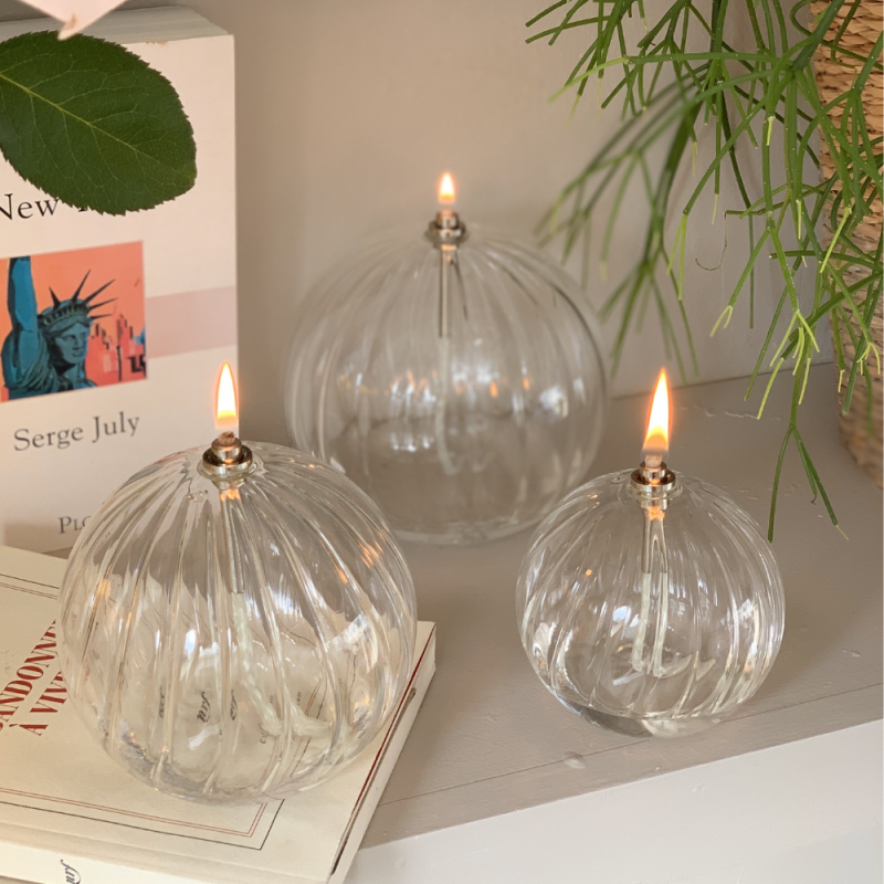 Lampe à huile en verre - Sphère striée